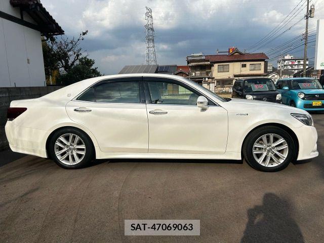 Toyota CROWN SEDAN 2013-08 3356405-7