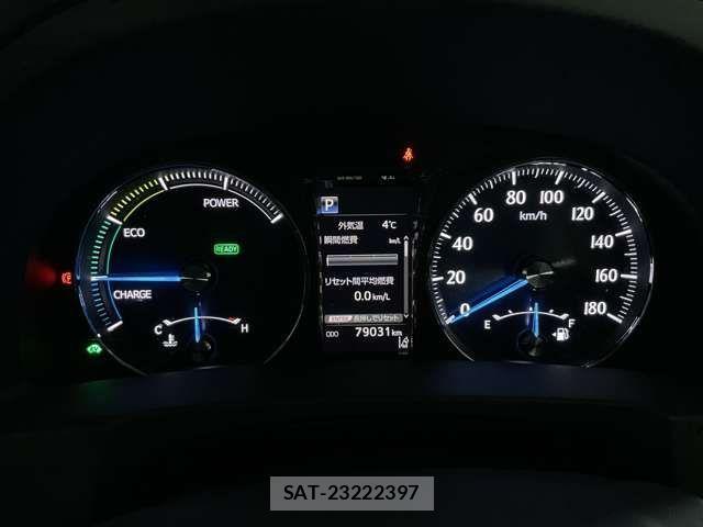 Toyota CROWN SEDAN 2017-06 3371628-10
