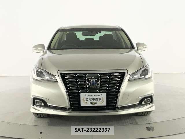 Toyota CROWN SEDAN 2017-06 3371628-1