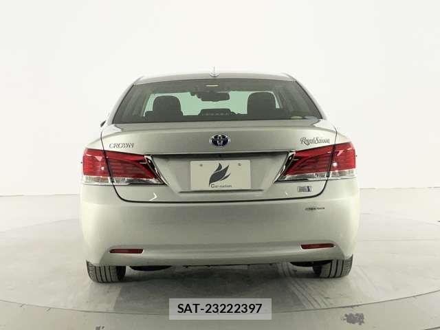 Toyota CROWN SEDAN 2017-06 3371628-4