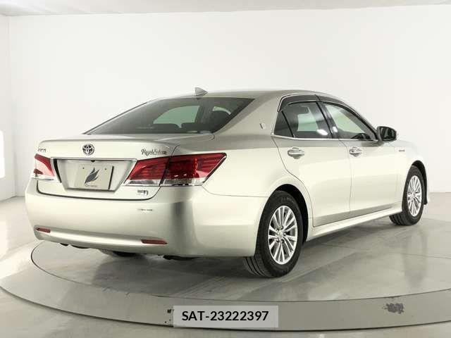 Toyota CROWN SEDAN 2017-06 3371628-5