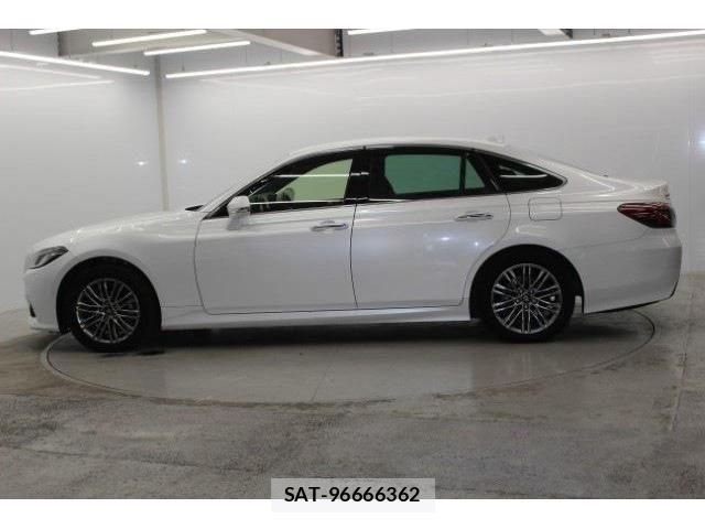 Toyota CROWN SEDAN 2021-02 3664506-11