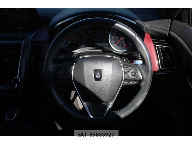 Toyota CROWN SEDAN 2019-03 3713759-22