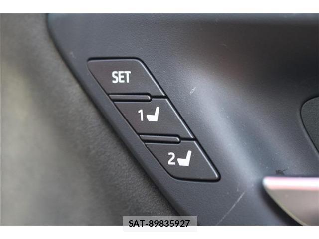 Toyota CROWN SEDAN 2019-03 3713759-26