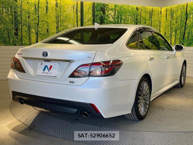 Toyota CROWN SEDAN 2021-03 3766939-16