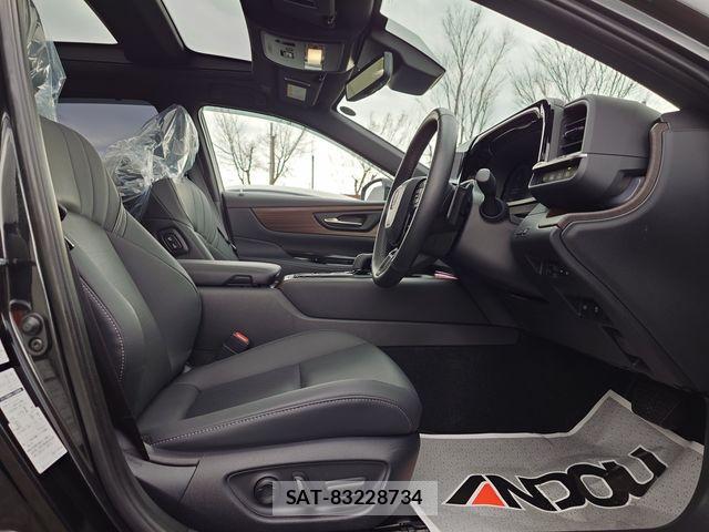 Toyota CROWN SEDAN 2024-03 3904585-9