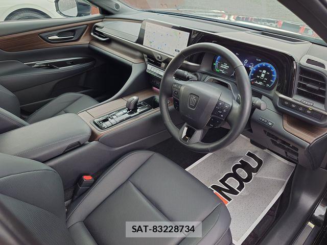 Toyota CROWN SEDAN 2024-03 3904585-10