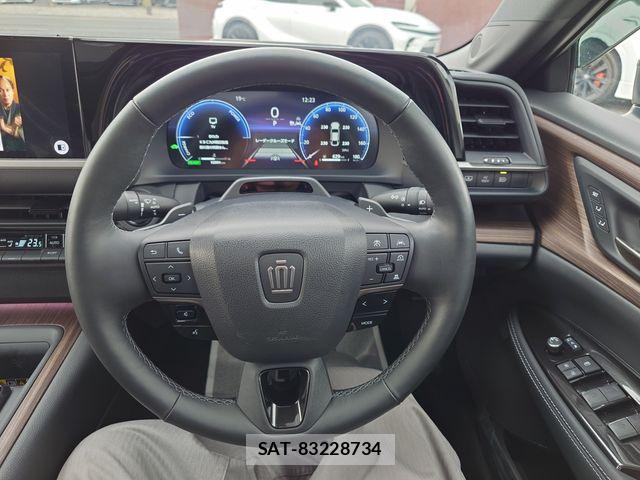 Toyota CROWN SEDAN 2024-03 3904585-12