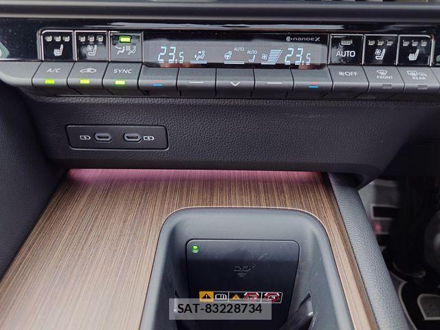 Toyota CROWN SEDAN 2024-03 3904585-17