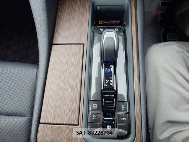 Toyota CROWN SEDAN 2024-03 3904585-18