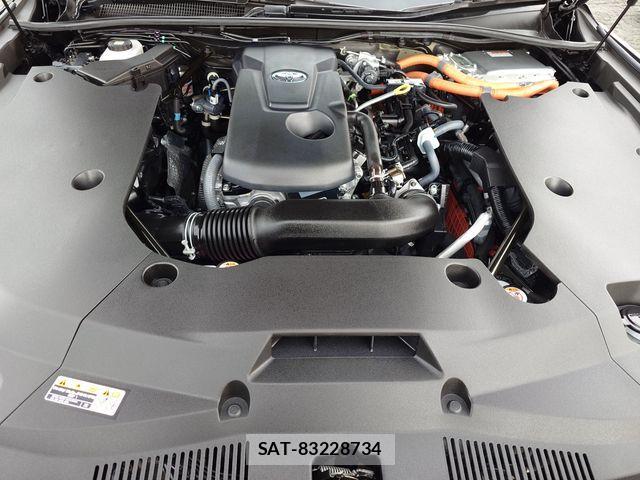 Toyota CROWN SEDAN 2024-03 3904585-27