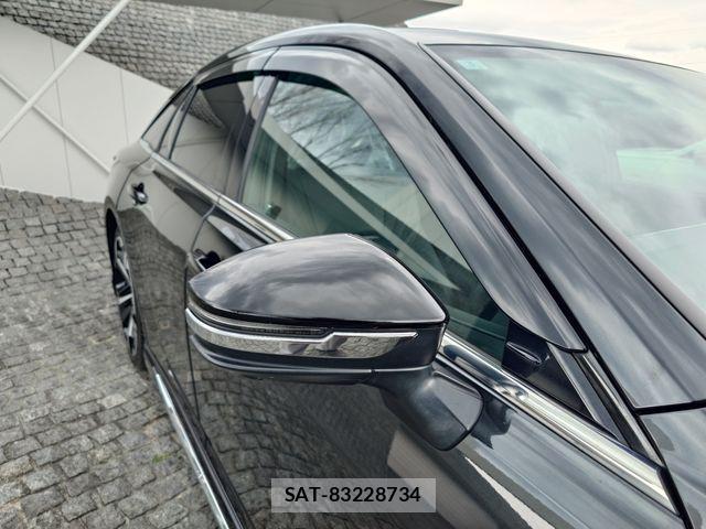 Toyota CROWN SEDAN 2024-03 3904585-4