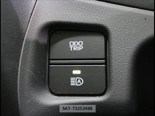 Toyota CROWN SEDAN 2022-05 3904604-17