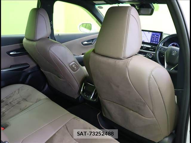 Toyota CROWN SEDAN 2022-05 3904604-24