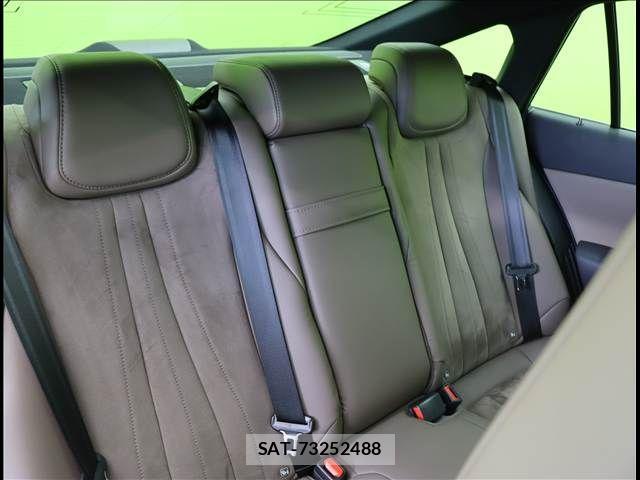 Toyota CROWN SEDAN 2022-05 3904604-26