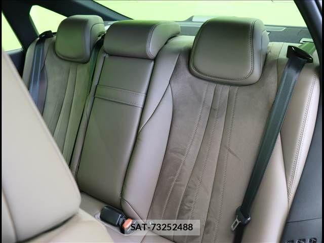 Toyota CROWN SEDAN 2022-05 3904604-28