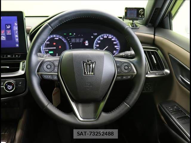 Toyota CROWN SEDAN 2022-05 3904604-8