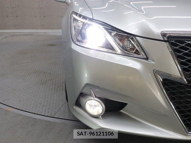 Toyota CROWN SEDAN 2013-07 4040158-27