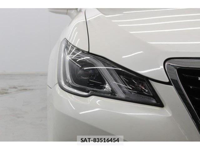 Toyota CROWN SEDAN 2016-03 4040168-11