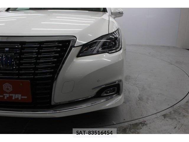 Toyota CROWN SEDAN 2016-03 4040168-13