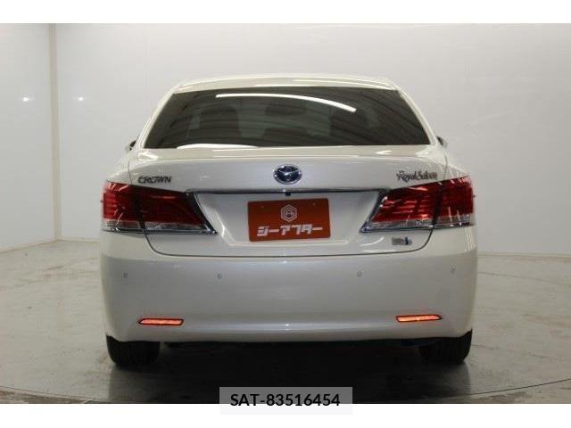 Toyota CROWN SEDAN 2016-03 4040168-5