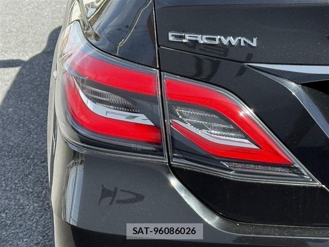 Toyota CROWN SEDAN 2020-04 4040142-14