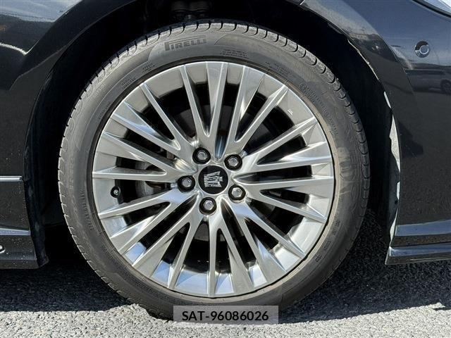 Toyota CROWN SEDAN 2020-04 4040142-17