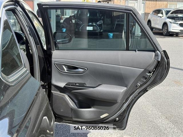 Toyota CROWN SEDAN 2020-04 4040142-22
