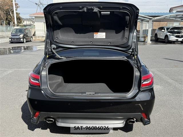 Toyota CROWN SEDAN 2020-04 4040142-23