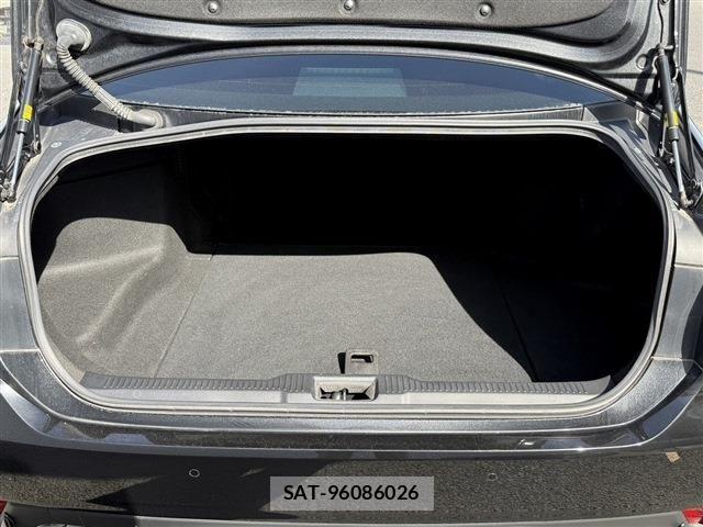 Toyota CROWN SEDAN 2020-04 4040142-24
