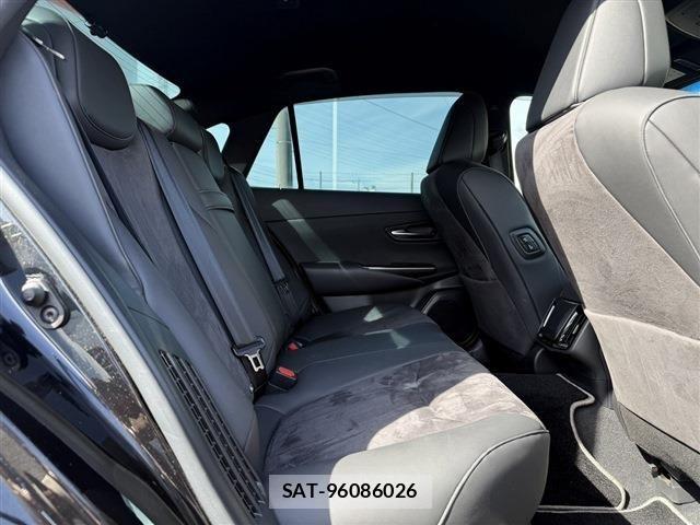 Toyota CROWN SEDAN 2020-04 4040142-29