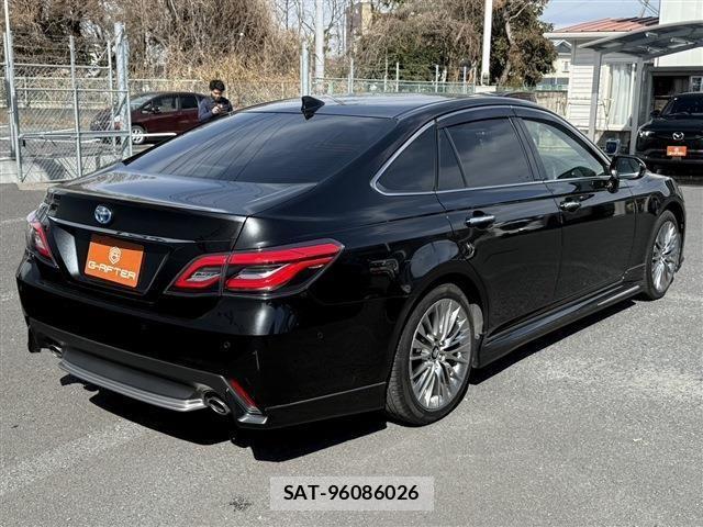 Toyota CROWN SEDAN 2020-04 4040142-4