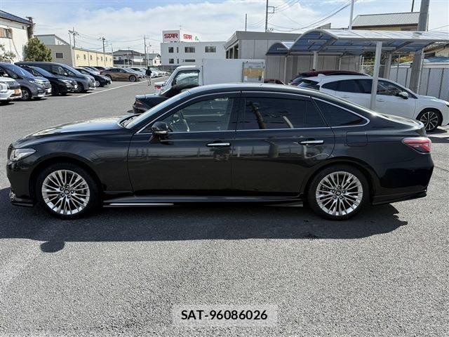Toyota CROWN SEDAN 2020-04 4040142-7
