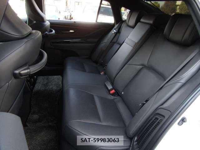 Toyota CROWN SEDAN 2024-01 4040108-15