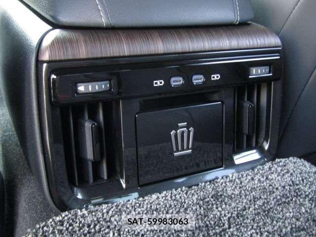 Toyota CROWN SEDAN 2024-01 4040108-17