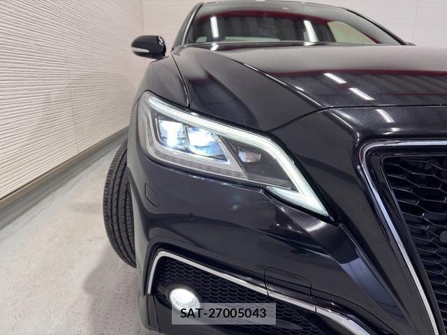 Toyota CROWN SEDAN 2019-11 4040136-10