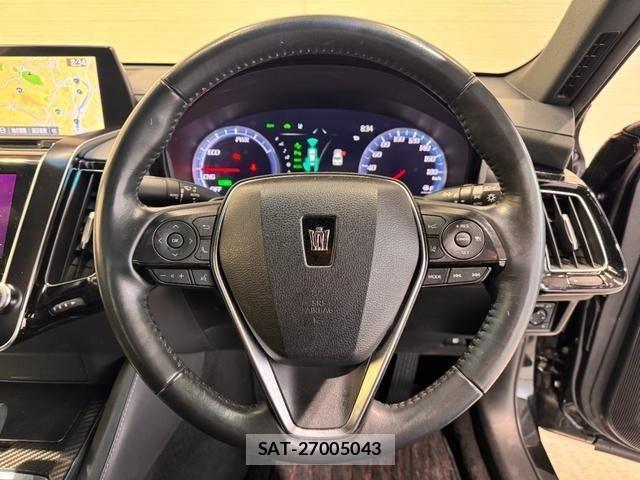 Toyota CROWN SEDAN 2019-11 4040136-13