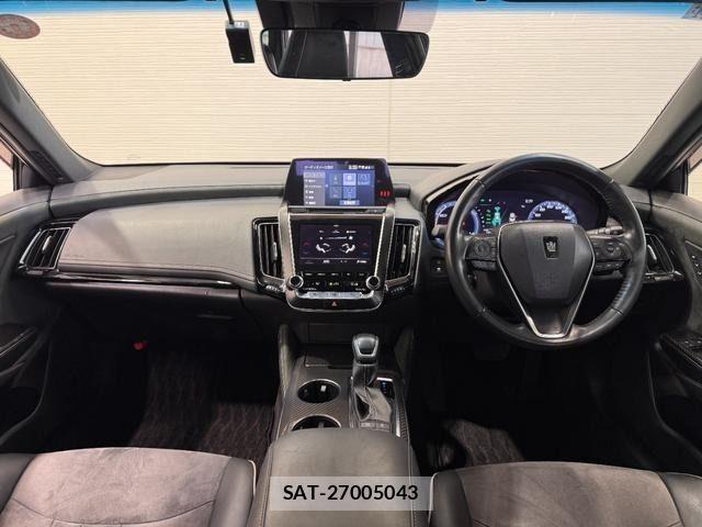 Toyota CROWN SEDAN 2019-11 4040136-1