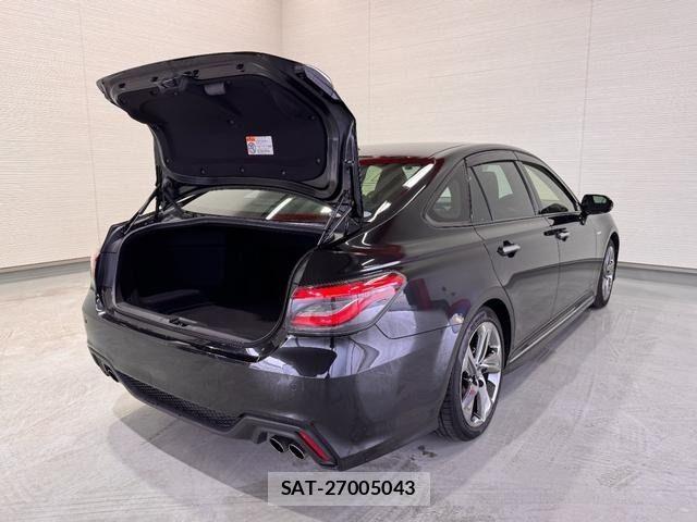Toyota CROWN SEDAN 2019-11 4040136-7