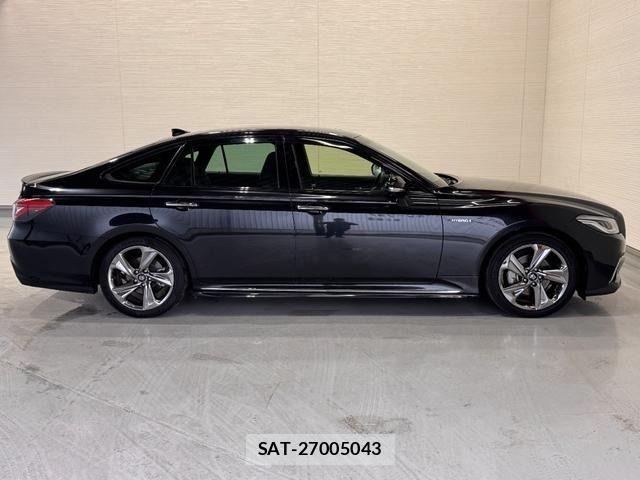 Toyota CROWN SEDAN 2019-11 4040136-8