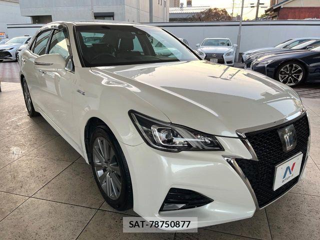 Toyota CROWN SEDAN 2017-06 4240229-12