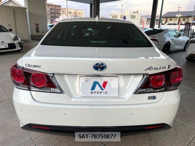 Toyota CROWN SEDAN 2017-06 4240229-14