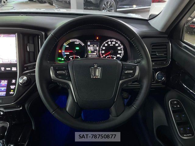 Toyota CROWN SEDAN 2017-06 4240229-7