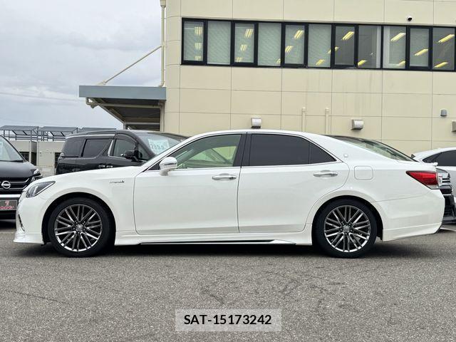 Toyota CROWN SEDAN 2016-09 4322090-9