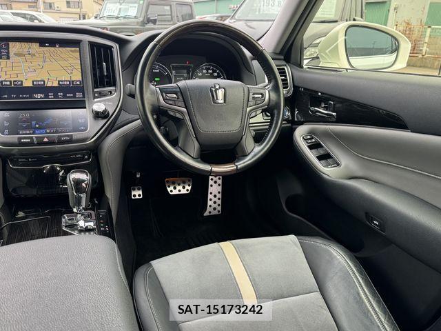 Toyota CROWN SEDAN 2016-09 4322090-14