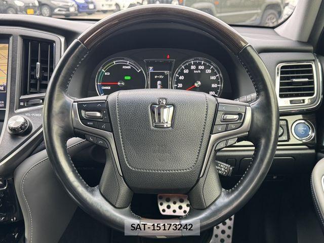 Toyota CROWN SEDAN 2016-09 4322090-15