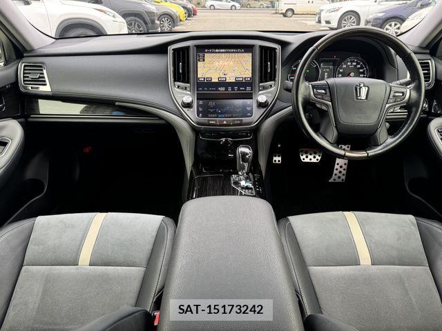 Toyota CROWN SEDAN 2016-09 4322090-1