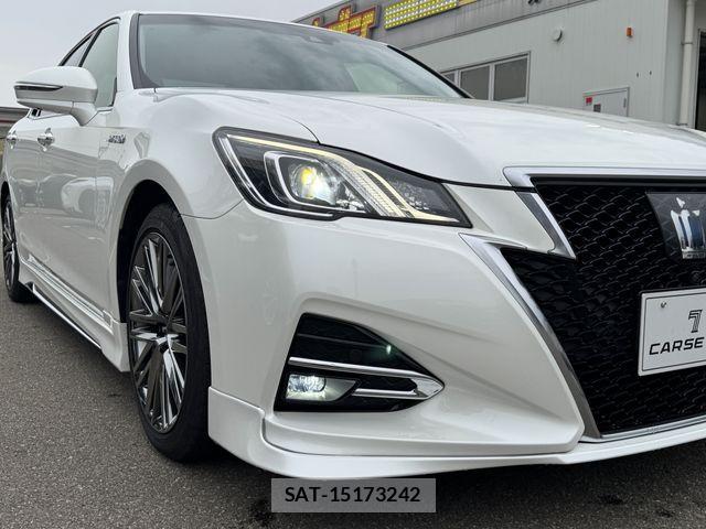 Toyota CROWN SEDAN 2016-09 4322090-26