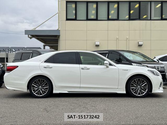 Toyota CROWN SEDAN 2016-09 4322090-5