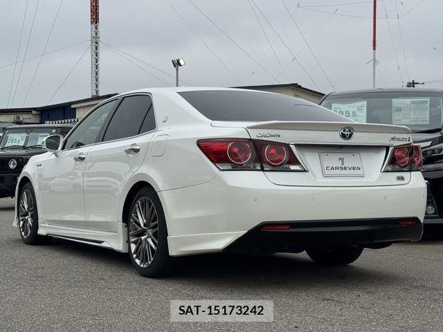 Toyota CROWN SEDAN 2016-09 4322090-8